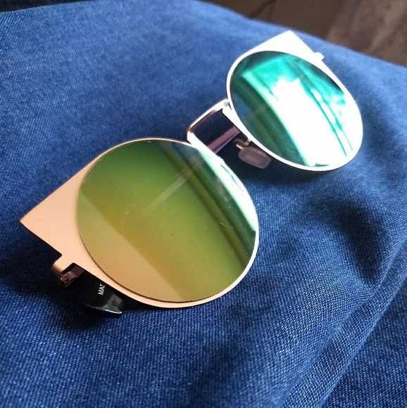 Accessories - Rose Gold Cat Eye Mirrored Sunglasses Round Lense